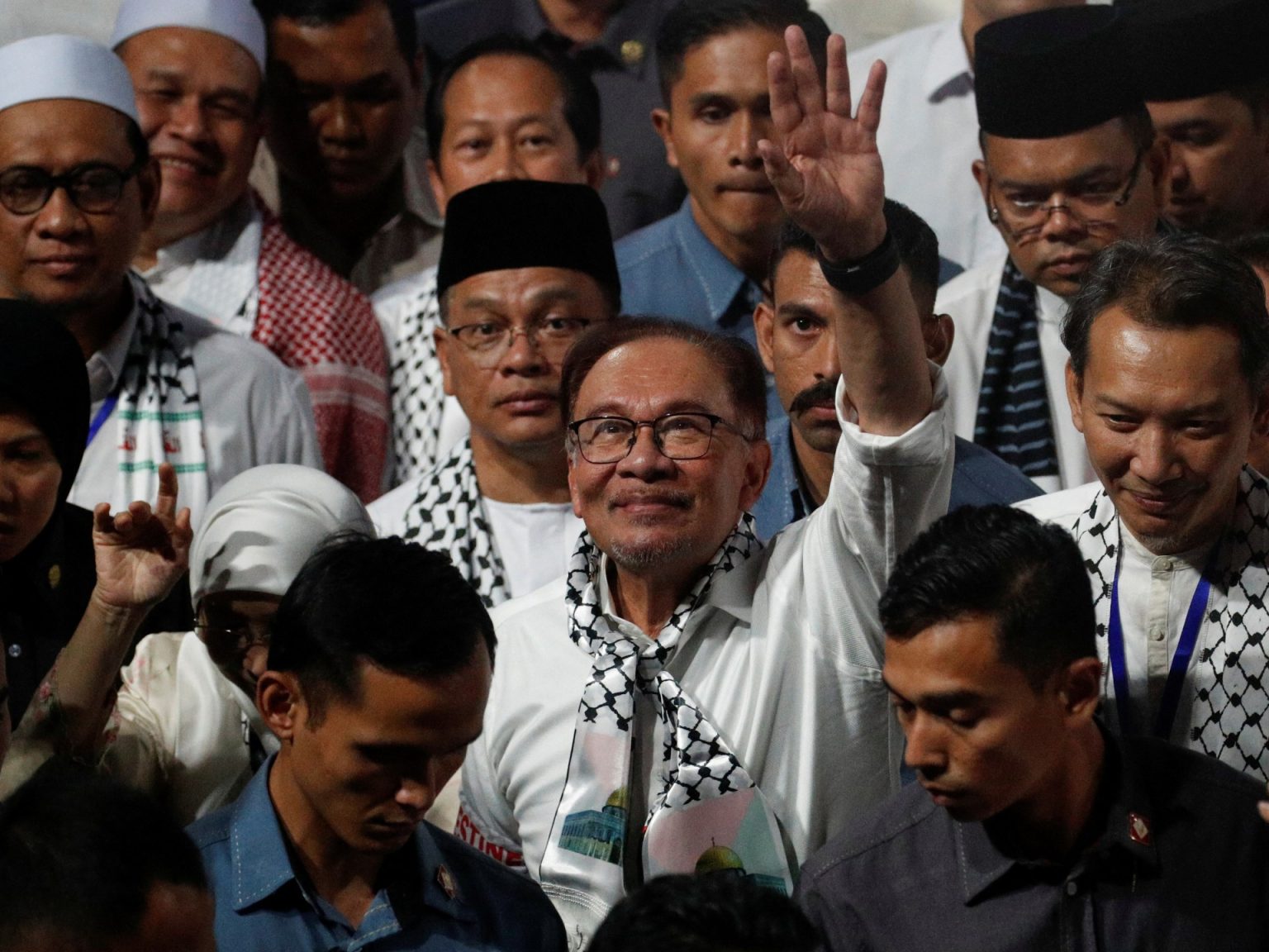 نصرة لغزة.. ماليزيا تحظر سفن شحن ترفع العلم الإسرائيلي