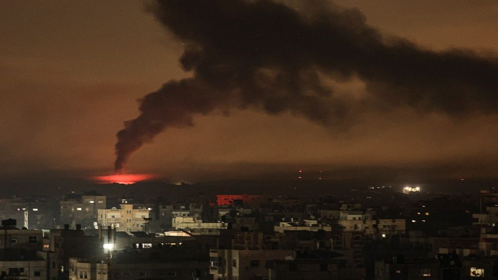 تغطية مستمرة.. غارات إسرائيلية مستمرة على غزة وسط دعوات دولية للهدنة