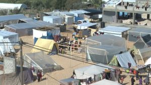 شاهد: من نزوح إلى نزوح … الفلسطينيون يُجبَرون على مغادرة أراضيهم مرة أخرى للتنقل جنوب القطاع