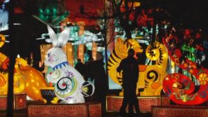 فيديو : شاهد: إضاءة مجسمات للتنانين بحديقة في باريس ضمن فعاليات مهرجان شنغهاي