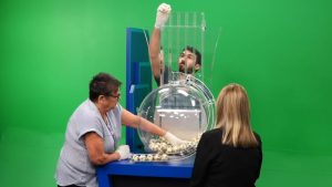 رجل يفوز بالجائزة الكبرى لليانصيب بقيمة 10 ملايين دولار – للمرة الثانية