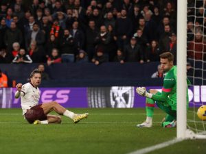 في البريمرليغ .. مان سيتي يستعيد نغمة الانتصارات وإيفرتون يعمق جراح تشلسي