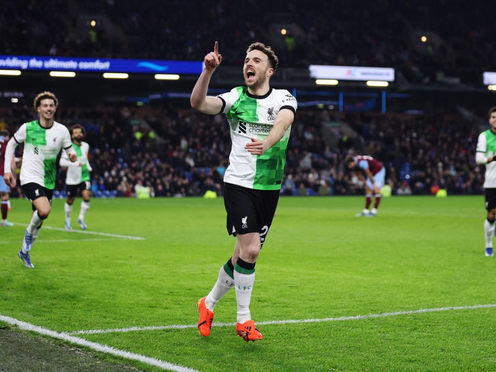 ليفربول يتصدر مؤقتا البريميرليغ