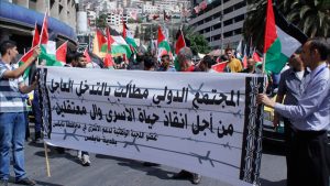 المصطلحات مهمة.. مسؤول أممي سابق: السجناء الفلسطينيون رهائن أيضا