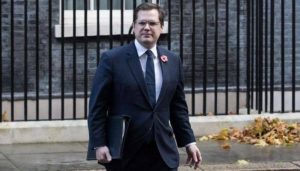 بسبب «ترحيل المهاجرين» من لندن إلى كيغالي.. استقالة وزير بريطاني !