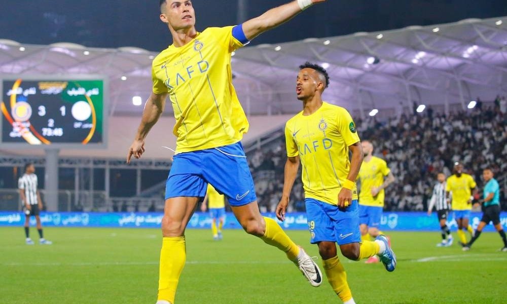 نصر جميل.. وزعيم لا يُقهر.. والخليج «أبهى»