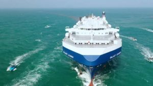 الحوثي يستهدف ناقلة نفط.. واشنطن تسقط مسيّرة في البحر الأحمر