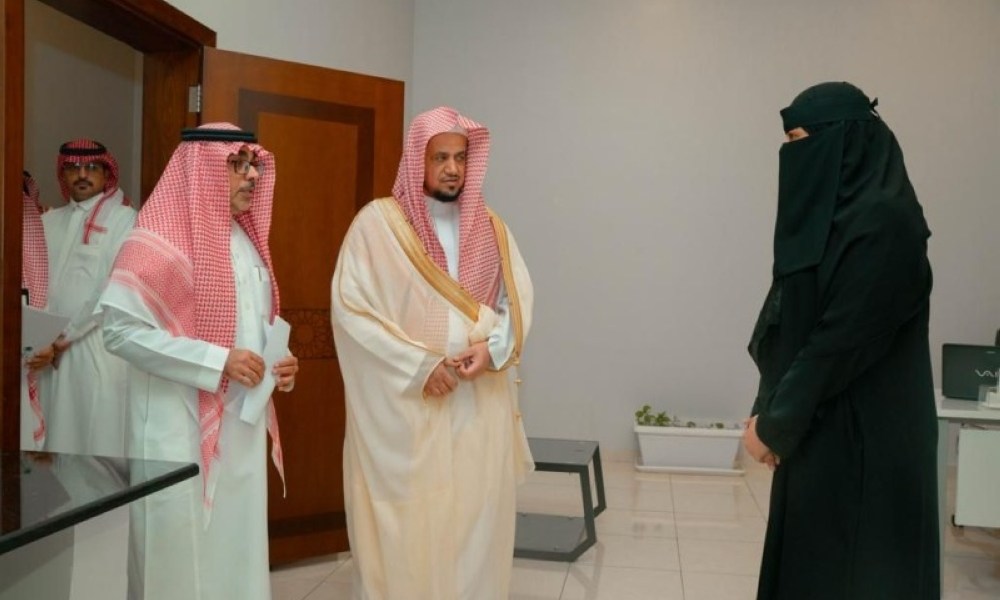 النائب العام يتفقد نيابة مكة المكرمة ويلتقي منسوبيها والمستفيدين منها