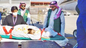 بتوجيهات خادم الحرمين.. وصول التوأم السيامي الإرتيري «أسماء وسمية» للرياض