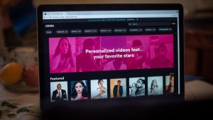 تقول مايكروسوفت إن الدعاية الروسية استغلت مقاطع فيديو Cameo الشهيرة لنشر معلومات مضللة