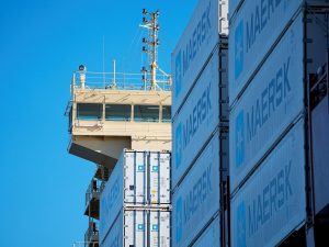 شركة ميرسك تفرض رسوما إضافية على الشحنات الإسرائيلية