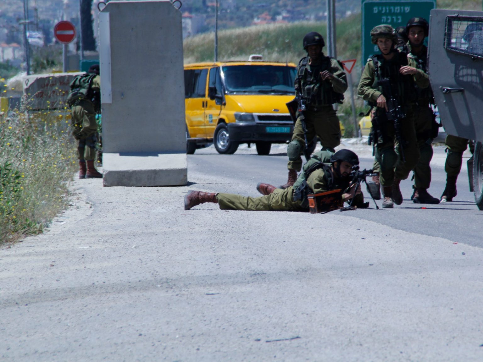 منشوارت الاحتلال ومسيّراته.. حرب نفسية أم خطة لتبرير جرائمه؟