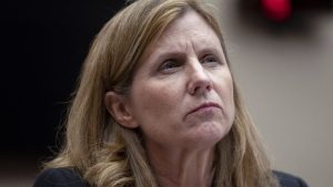 لماذا يواجه رئيس UPenn، ليز ماجيل، ضغوطًا أكبر من رؤساء الجامعات الآخرين بشأن معاداة السامية