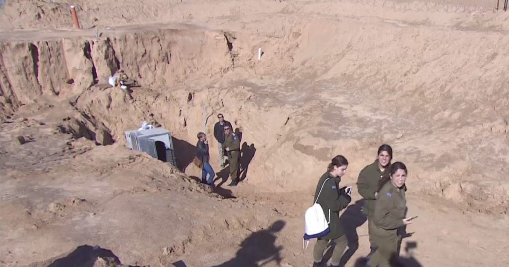 وول ستريت جورنال: إسرائيل تدرس إغراق أنفاق غزة بمياه البحر