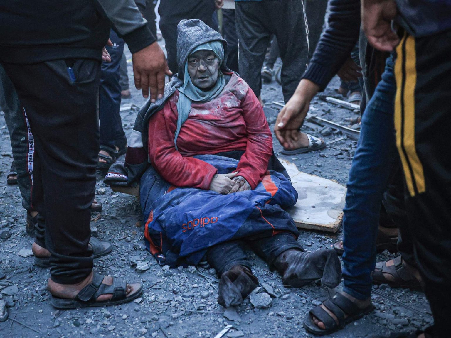 نداء من غزة: ما نحتاجه جرافات تحفر قبورنا وتدفننا في أحشاء أرضنا