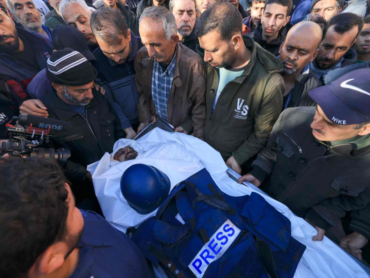 ارتفاع عدد الشهداء الصحفيين بغزة إلى 97 منذ بدء العدوان الإسرائيلي