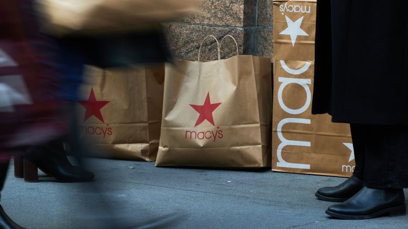 كيف أصبحت شركة Macy’s هدفًا للاستحواذ