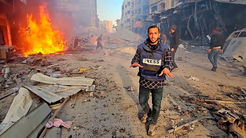 الجزيرة تدين اغتيال الجيش الإسرائيلي لوالد الزميل أنس الشريف