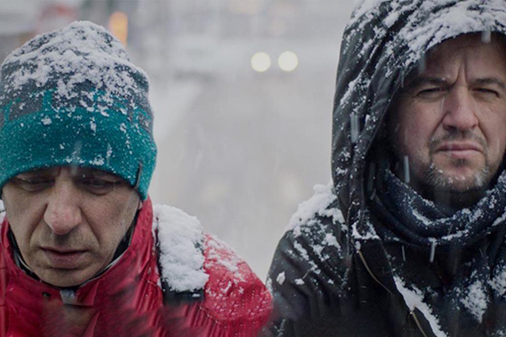 ليس عملا سياسيا.. مخرجة فيلم “نزوح” تصف فيلمها بالكوميديا السوداء