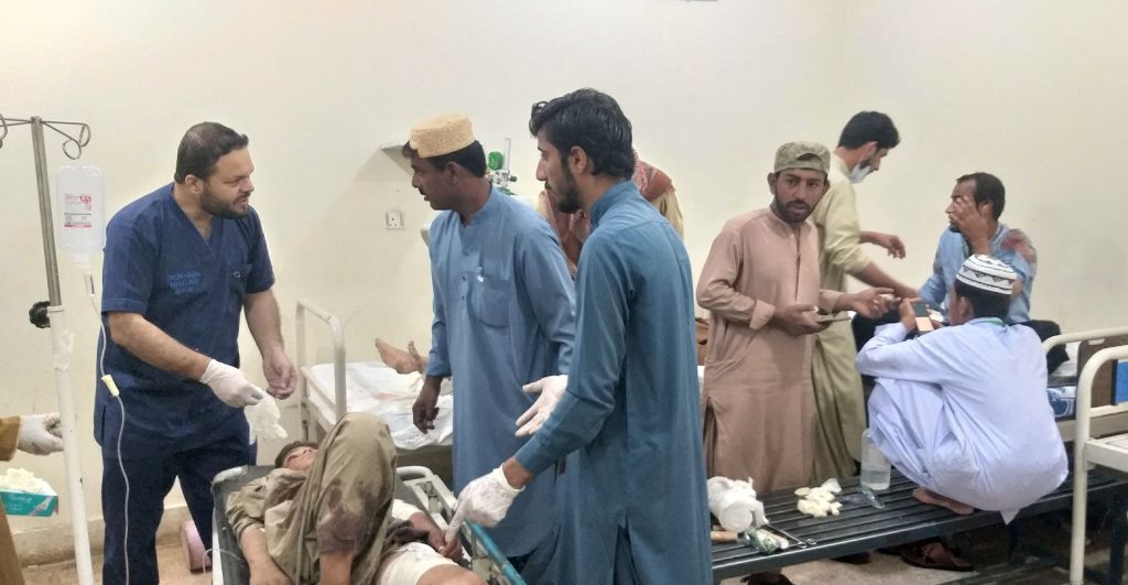 24 قتيلا بهجوم انتحاري استهدف قاعدة عسكرية في باكستان