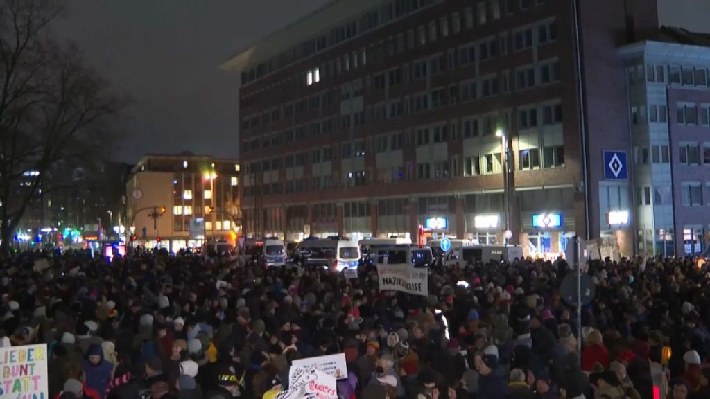 شاهد: مظاهرة ضد “خطط الترحيل الفاشية لحزب البديل من أجل ألمانيا” في هامبورغ