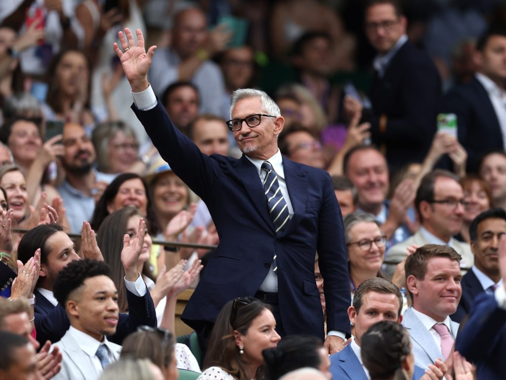 أعاد تغريدة تدعو لحظر إسرائيل من كرة القدم.. لينيكر في عين العاصفة مجددا