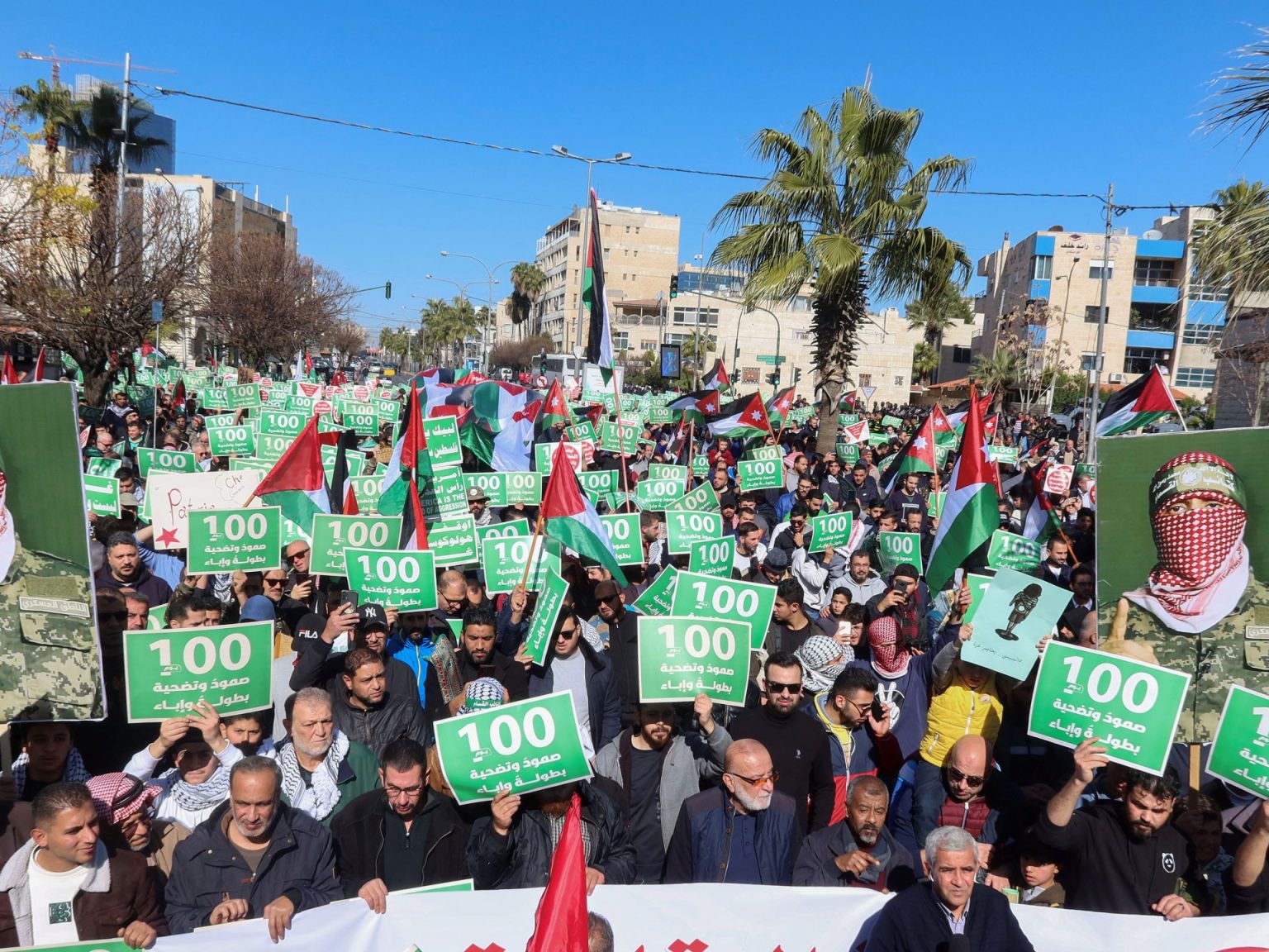 شعوب عربية تتظاهر تنديدا بالحرب الإسرائيلية على غزة