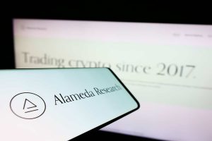 شركة Alameda Research تسقط دعوى قضائية ضد التدرج الرمادي وسط تدفقات GBTC إلى الخارج