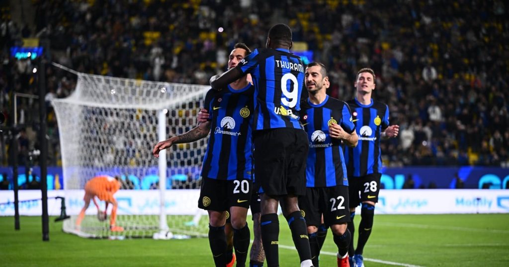 إنتر ميلان يهزم روما ويعزز صدارته للدوري الإيطالي