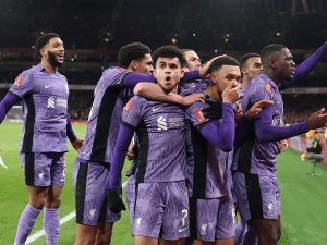 ليفربول يهزم أرسنال في معقله ويقصيه من كأس الاتحاد الإنجليزي
