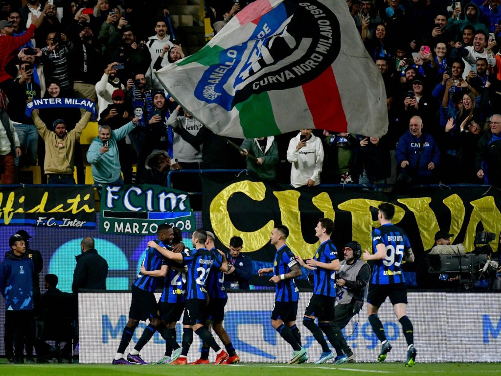 إنتر يقسو على لاتسيو ويلاقي نابولي في نهائي كأس السوبر الإيطالي