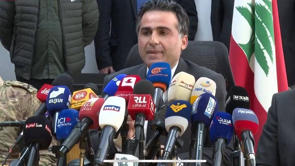 هل تورطت إسرائيل في اختراق مطار بيروت؟