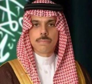 وزير الخارجية يبحث مع نظيره الإيراني تطورات المنطقة والأوضاع في غزة