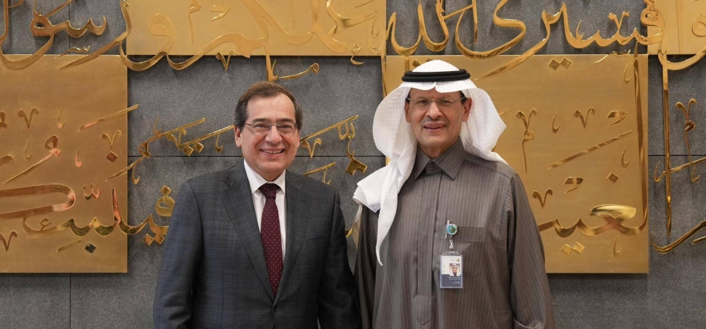 عبد العزيز بن سلمان يبحث تعزيز التعاون في مجالات الطاقة مع مصر