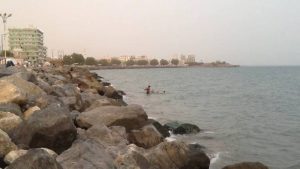 قصف أمريكي يستهدف قاعدة بحرية حوثية في الحديدة