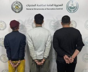 تبوك: القبض على 3 مقيمين لترويجهم «الشبو»