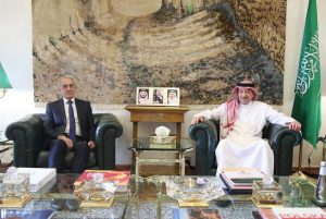 نائب وزير الخارجية يستقبل سفيرَيْ سورية والجزائر المعيّنَيْن حديثاً لدى السعودية