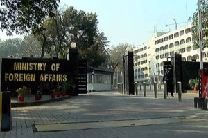 إسلام أباد تستدعي سفيرها في طهران وتمنع السفير الإيراني من العودة