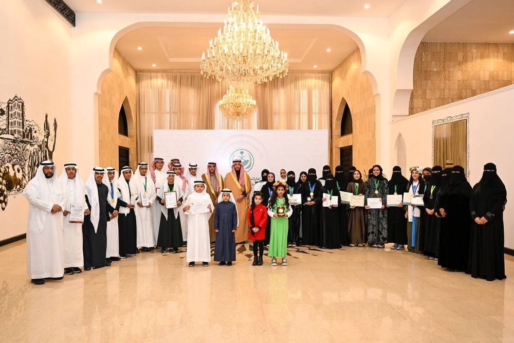 المحافظ يكرّم طلبة «تعليم الطائف» الفائزين في المسابقات الدولية