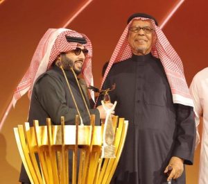 تكريم نجوم الفن والتأثير العالميين في JOY AWARDS