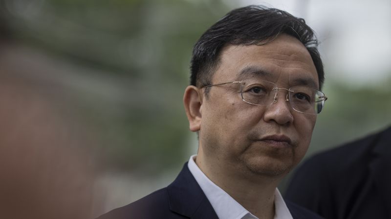 إليك ما تحتاج إلى معرفته عن BYD، عملاق السيارات الكهربائية الصيني الذي تفوق للتو على شركة Tesla