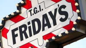 أغلقت TGI Fridays فجأة 36 مطعمًا “ضعيف الأداء”.