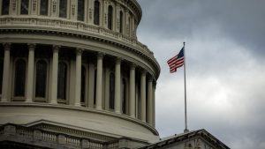 مسؤولو وسائل الإعلام يحثون الكونجرس على سن تشريع لمنع نماذج الذكاء الاصطناعي من التدريب على “البضائع المسروقة”