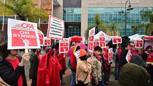 أعضاء هيئة التدريس بولاية كال ينهون إضرابهم بعد يوم واحد