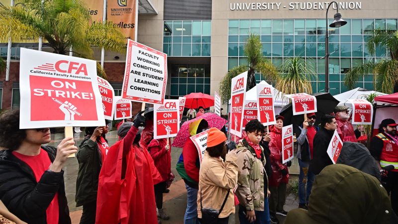 أعضاء هيئة التدريس بولاية كال ينهون إضرابهم بعد يوم واحد