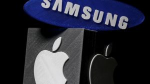 آبل” تنتزع صدارة مبيعات الهواتف الذكية عام 2023 من سامسونغ