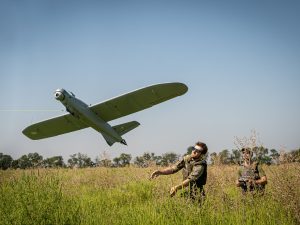 زيلينسكي يتوعد روسيا بمليون طائرة مسيّرة