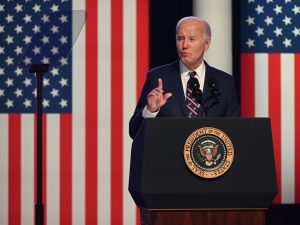 بايدن يعلن نجاح الضربات على الحوثي وسوناك يتعهد بالدفاع عن حرية الملاحة