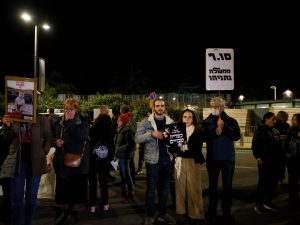 جيروزاليم بوست: ألمانيا والمجر تمنحان جنسيتيهما لمحتجزين إسرائيليين بغزة