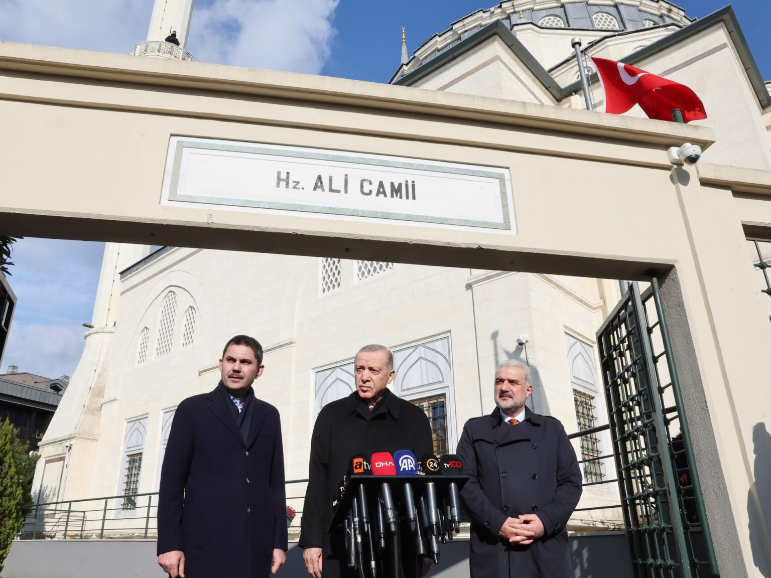 أردوغان يتوقع إدانة إسرائيل ويتهم الغرب بتحويل ساحل اليمن لـ”بحر دماء”